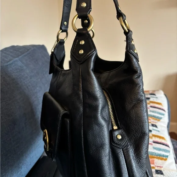 Coach SoHo G1380-F24686 Black Pebbled Leather 3-Compartment Hobo Bag in EUC - Picture 4 of 16